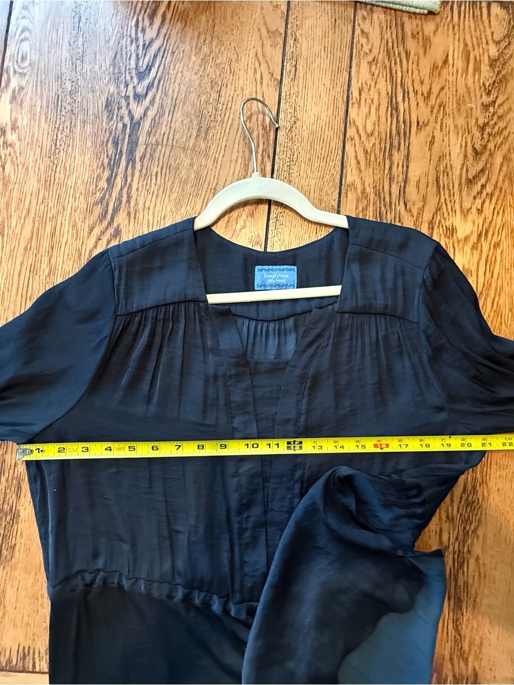 Vera Wang charcoal satin tunic - Picture 10 of 10
